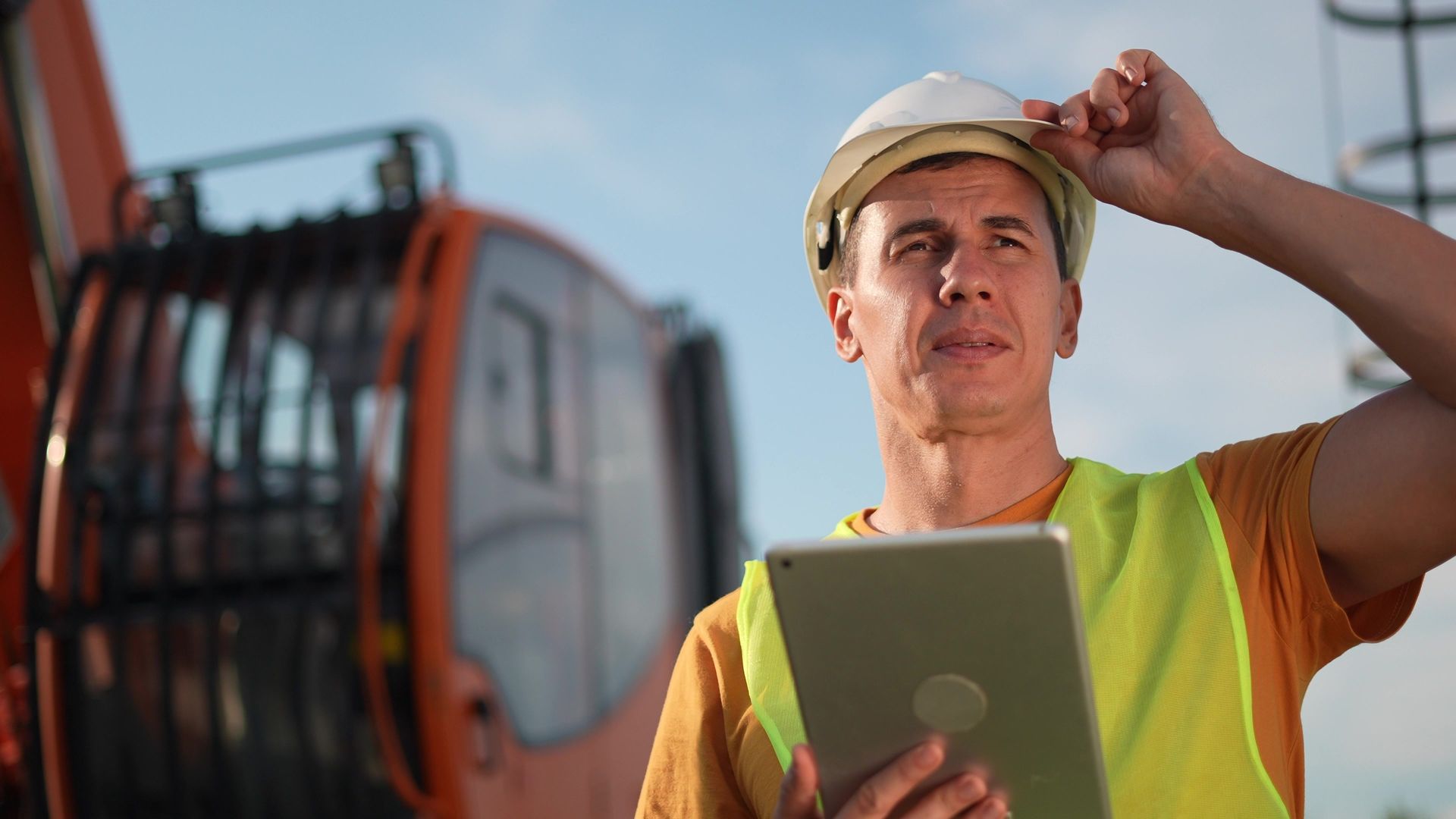 ATT dźwigowy na placu